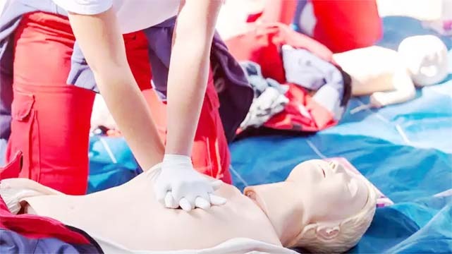 अब हर कॉलेज में दी जाएगी CPR ट्रेनिंग, इस बड़े कारण से UGC ने दिया निर्देश