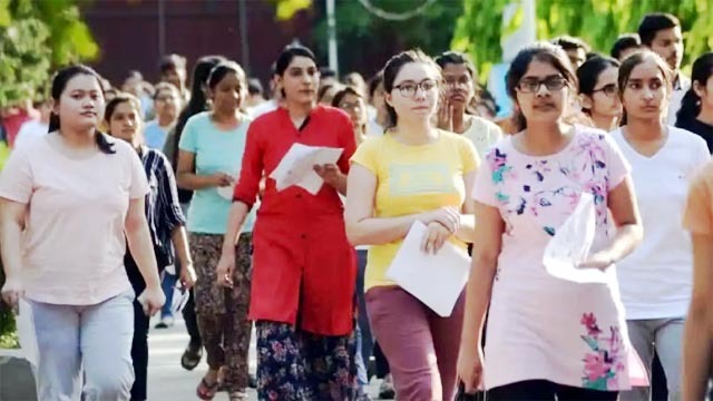 NEET धांधली मामले में सुप्रीम कोर्ट पहुंचे 20 छात्र, 8 जुलाई को होगी सुनवाई