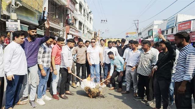 छात्रसंघ चुनाव को लेकर स्टूडेंट्स का पारा ‘HIGH’, सड़कों पर उतरकर विरोध प्रदर्शन शुरू