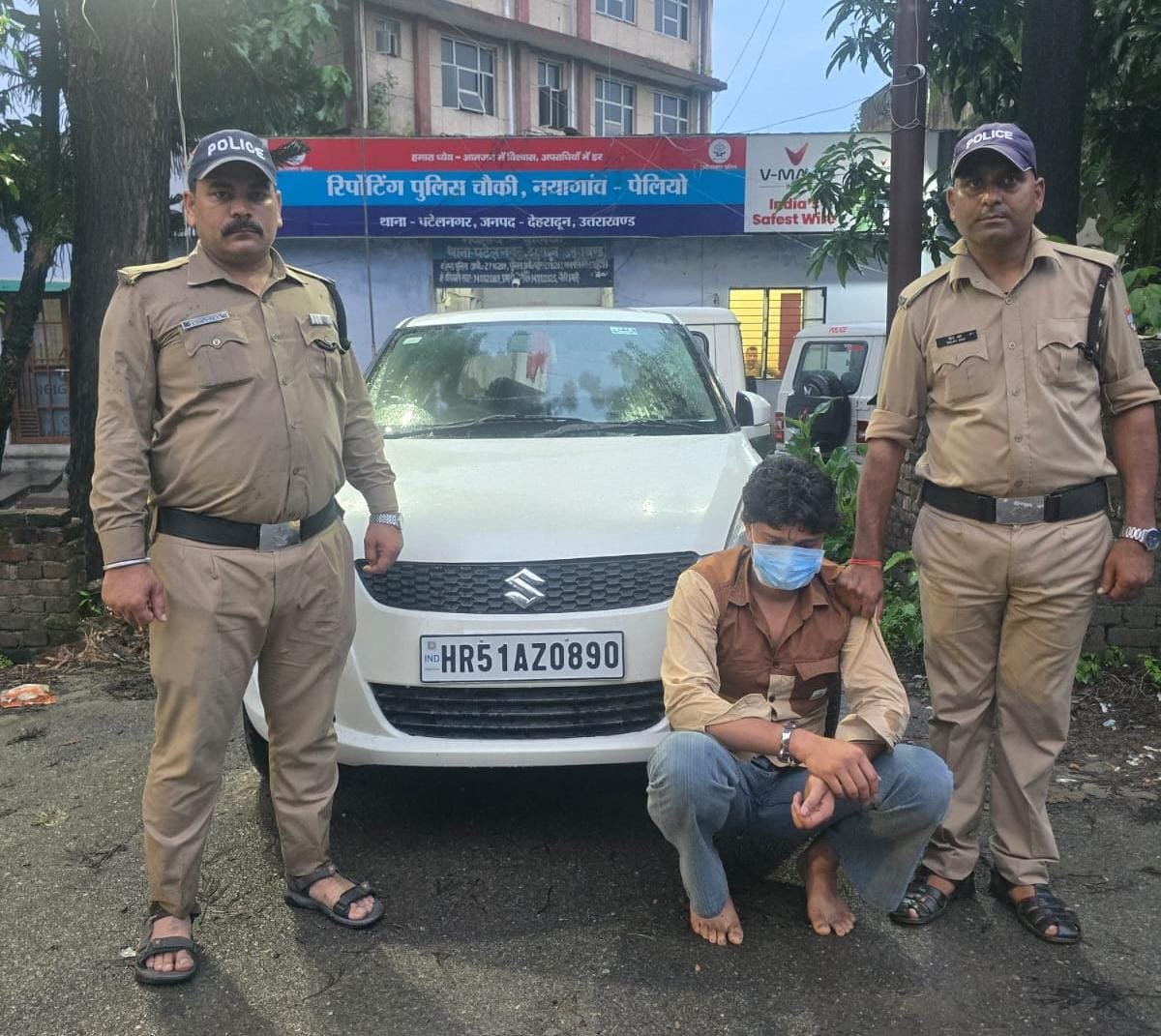 पटेलनगर क्षेत्र में हुई फायरिंग की घटना में शामिल अभियुक्त को चंद घंटों में पुलिस ने वाहन सहित किया गिरफ्तार