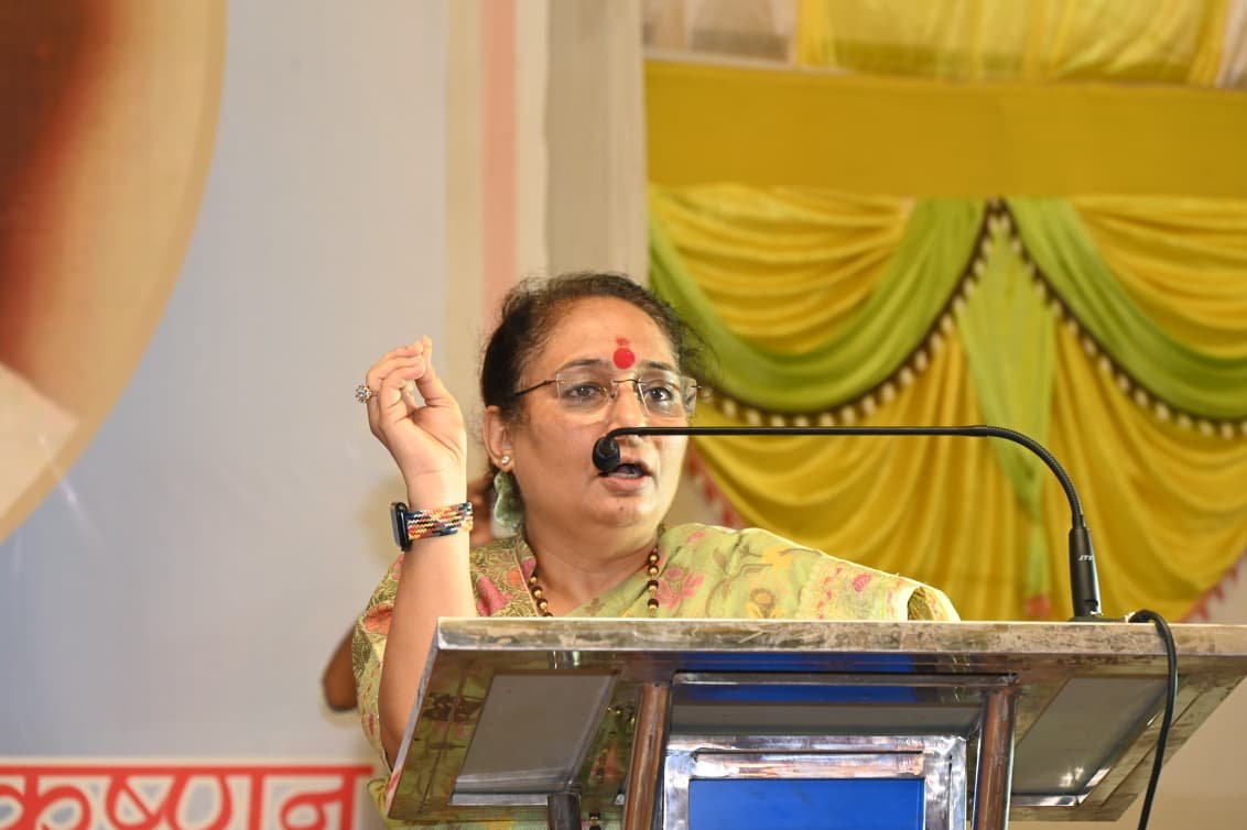 शिक्षक समाज की दिशा और आने वाली पीढ़ी का भविष्य तय करते हैं : ऋतु खण्डूडी भूषण